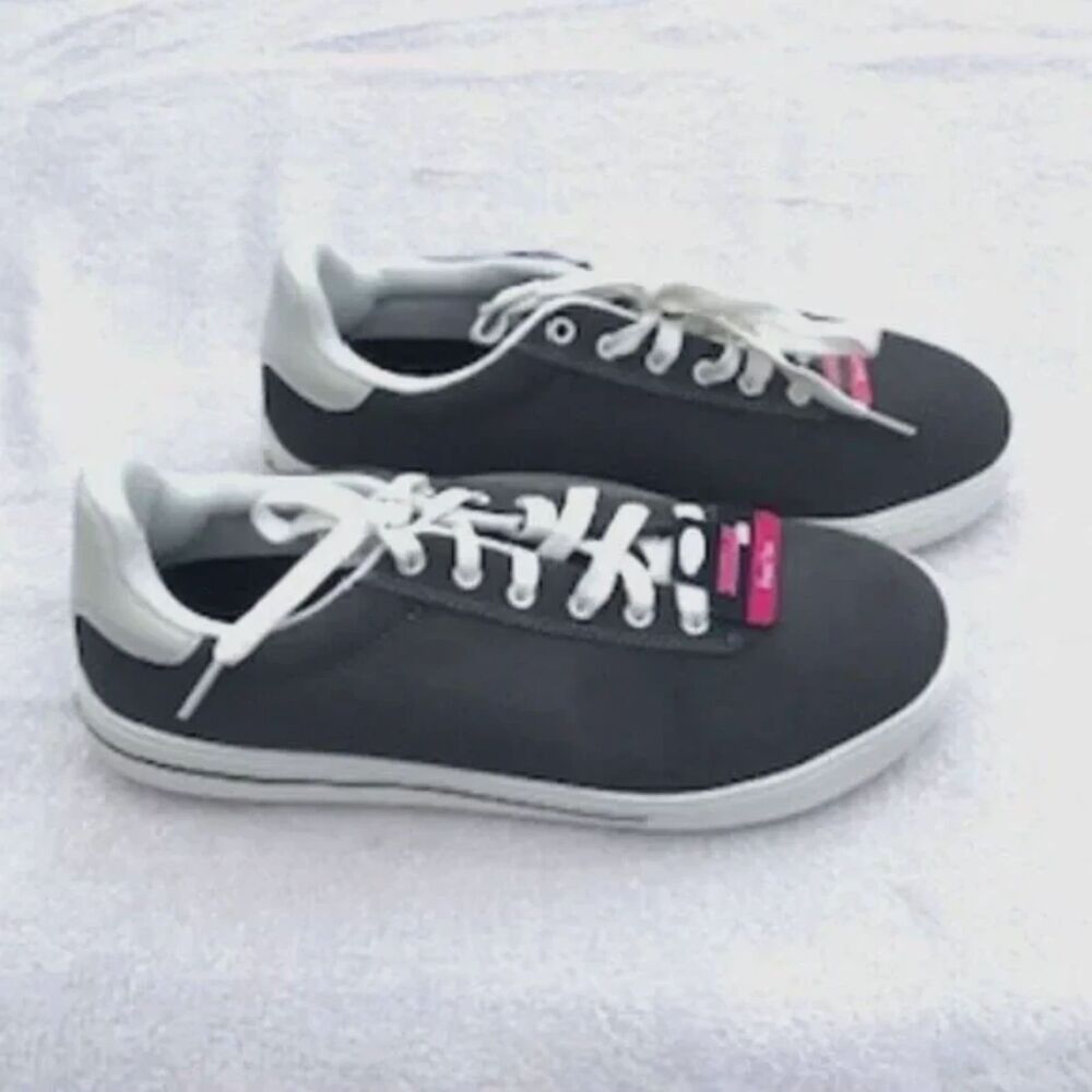 Size: 11 Women's Steel Toe Sneakers Leather Waterproof Slip Resistant New in Box
